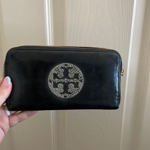 Black Tory Burch wallet
